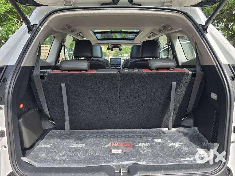 Toyota Innova Hycross 2.0 Zx (o) Hybrid 7 Str, 2025, Petrol