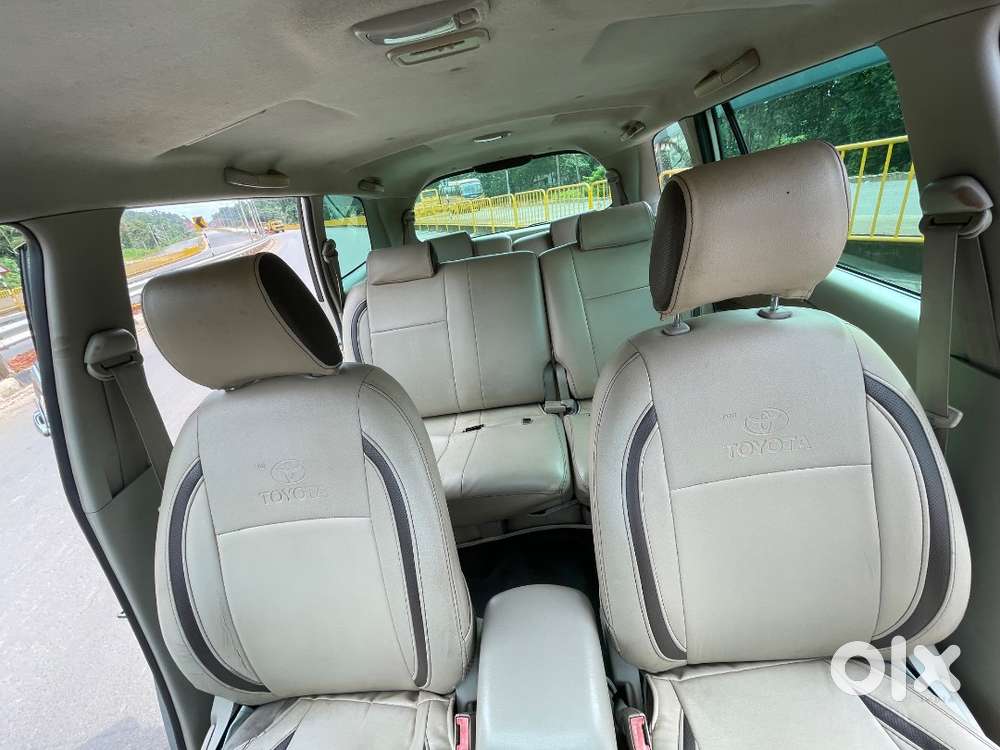 Toyota Innova G 2.5 2009 Model