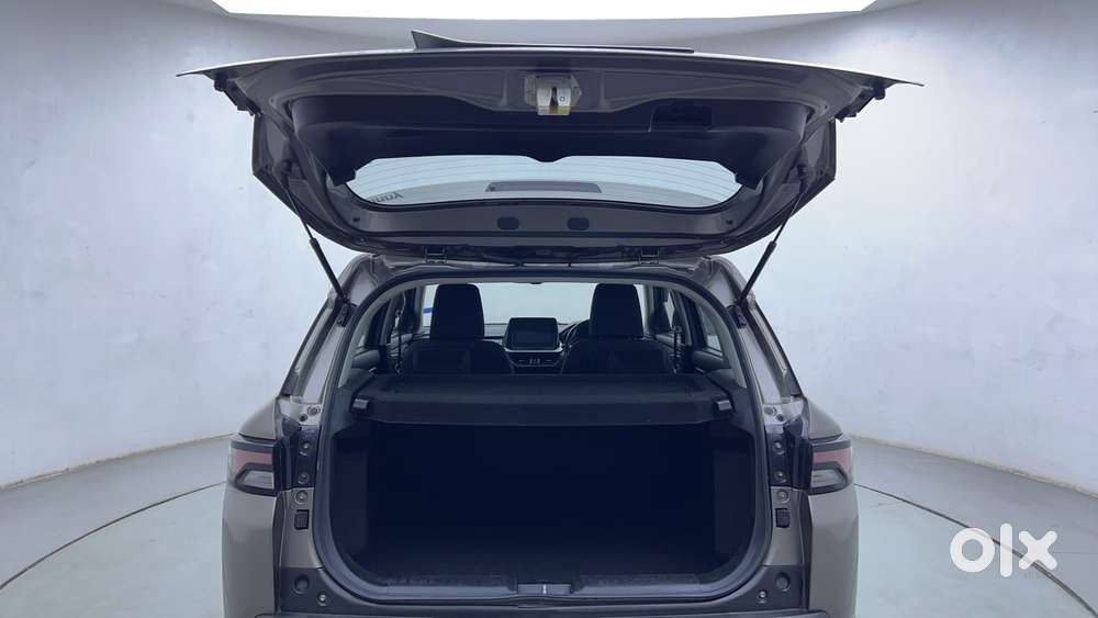 Maruti Suzuki Brezza Zxi Plus At, 2022, Petrol