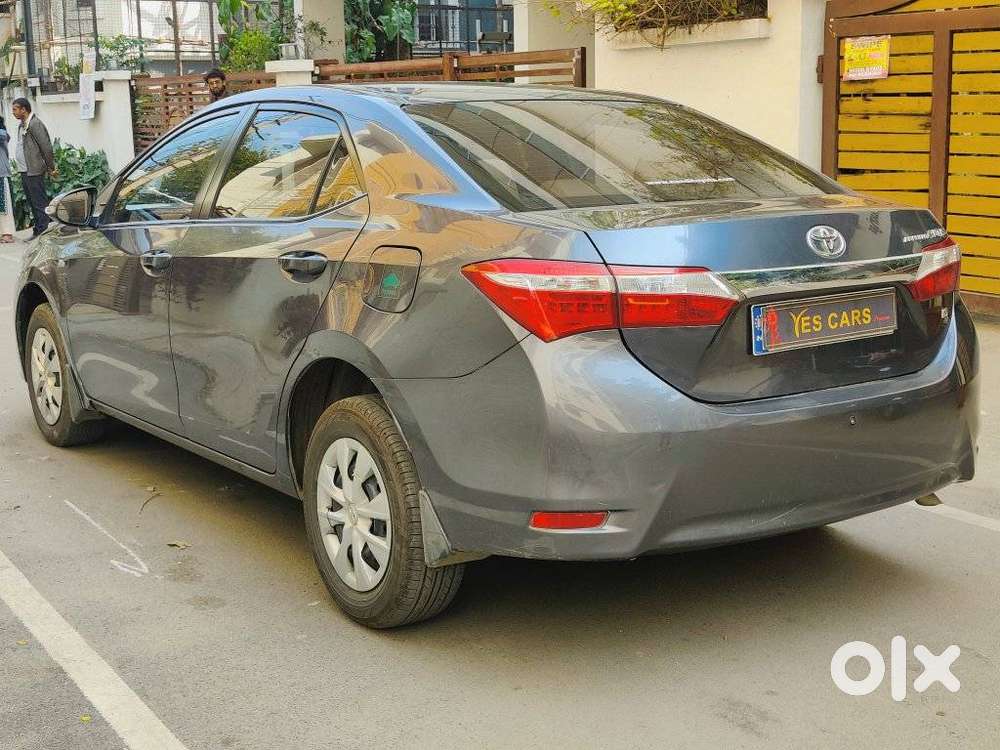 Toyota Corolla Altis 1.8 J, 2015, Petrol