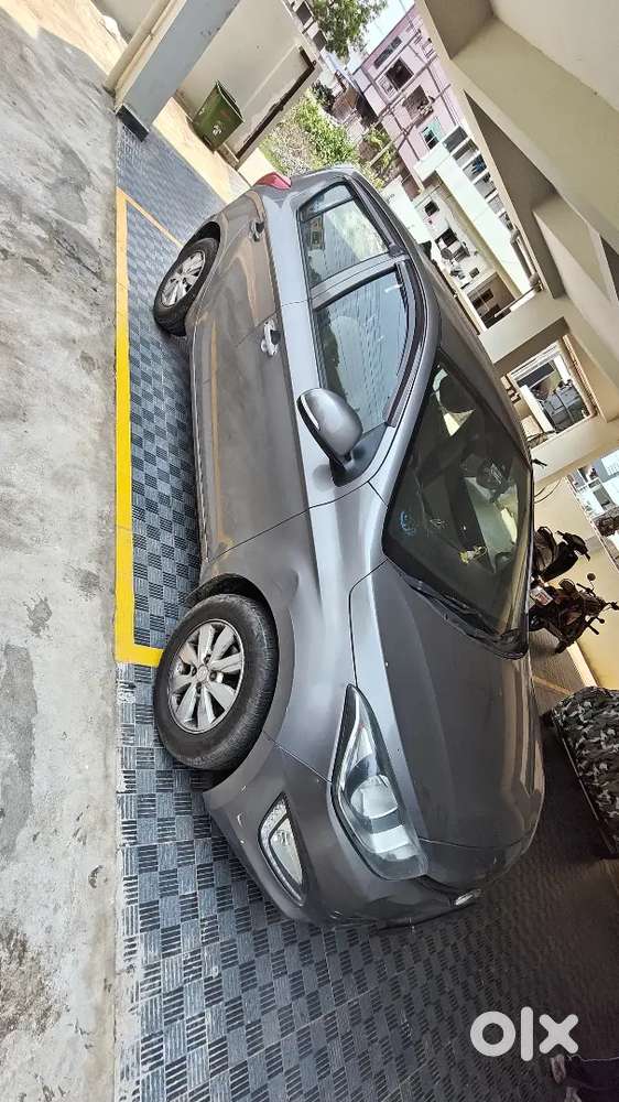 Good Condition Showroom Track..