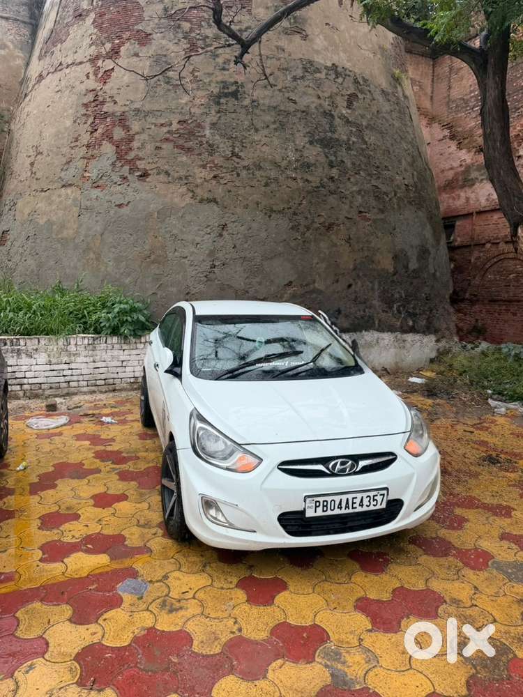 Hyundai Fluidic Verna 2012