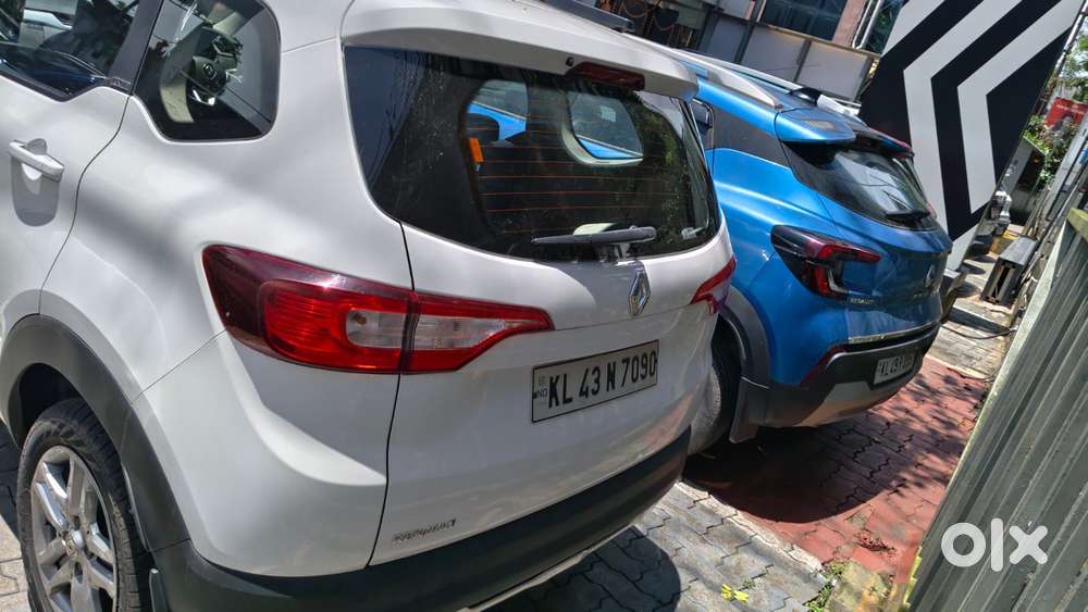 Renault Triber Rxz, 2021, Petrol
