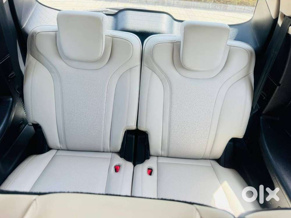 Mahindra Xuv700 2.2 Ax 7 Diesel At Luxury Pack Str Awd, 2022, Diesel