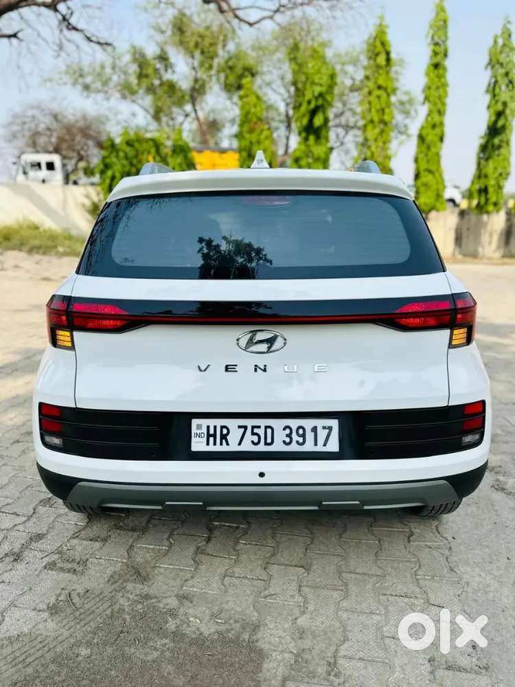 Hyundai Venue 2024 Petrol 31000 Km Driven