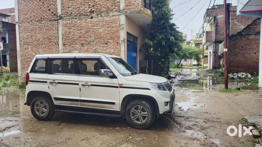 Un Touch Car Hai Aur Bht Hi Achi Condition Hai