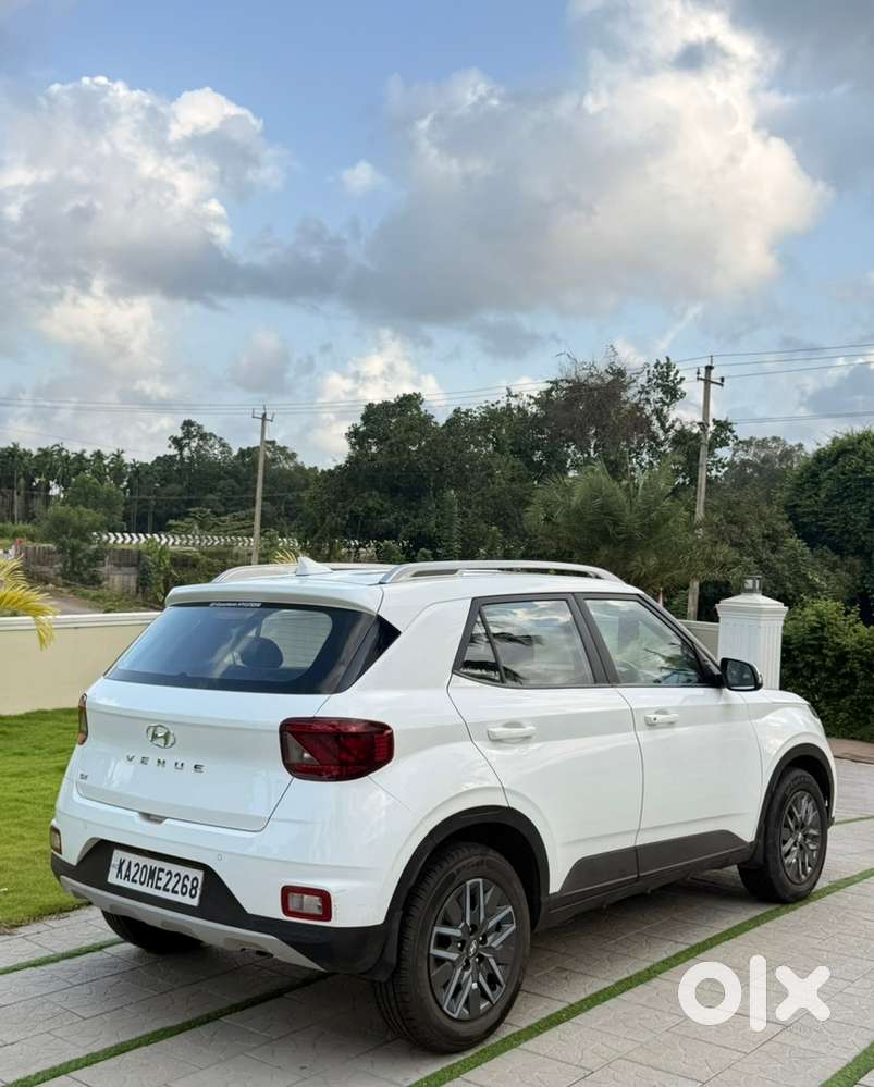 Hyundai Venue 2022 Diesel 135000 Km Driven