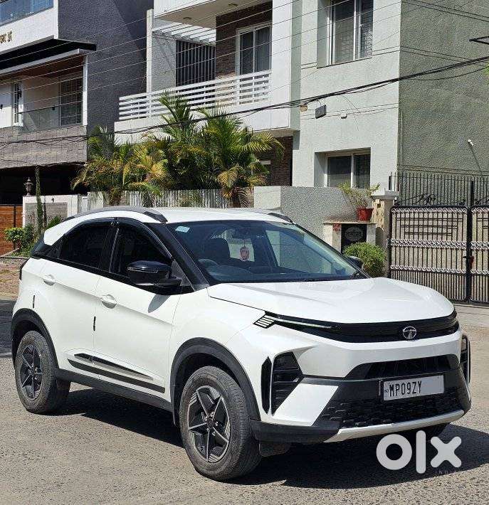 Tata Nexon Creative Plus 1.2 Revotron Petrol 6 Mt, 2023, Cng & Hybri..