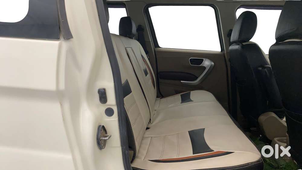 Mahindra Tuv 300 Mhawk100 T8, 2017, Diesel