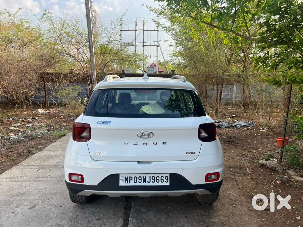 Hyundai Venue Petrol 2021