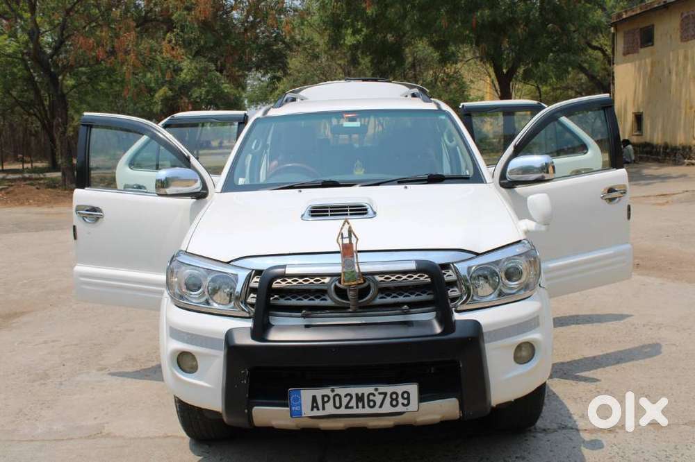 Toyota Fortuner 3.0 4x4 Manual, 2011, Diesel