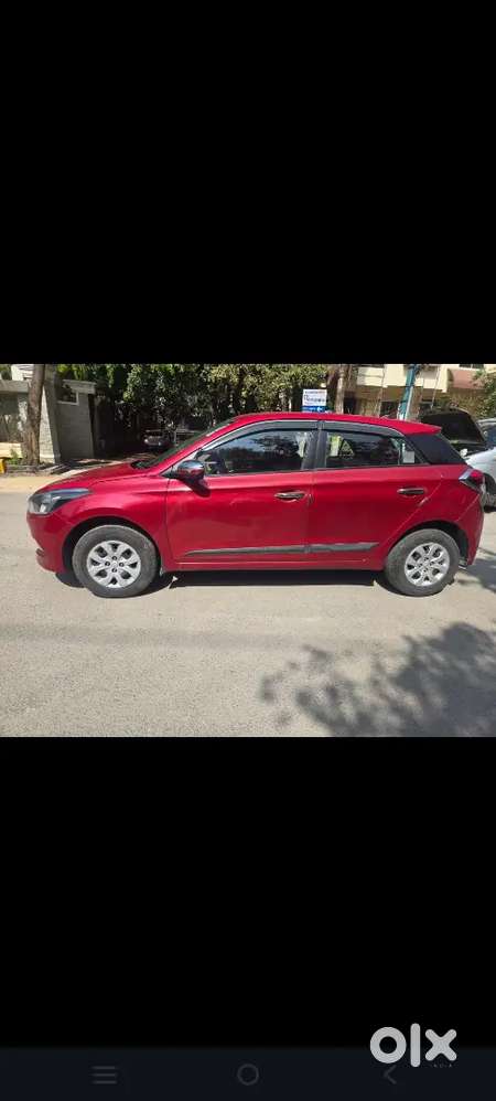 Hyundai I20 2017 Petrol Well Maintained With Running Insurance