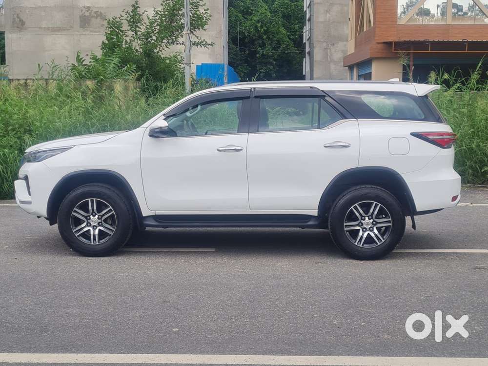 Toyota Fortuner [2021-ongoing] 2.8 2wd Diesel At, 2023, Diesel
