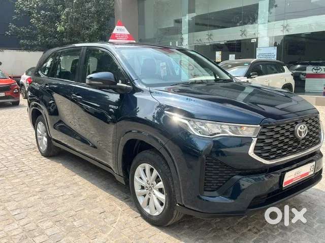 Toyota Innova Hycross 2.0 Vx Hybrid 7 Str, 2023, Petrol