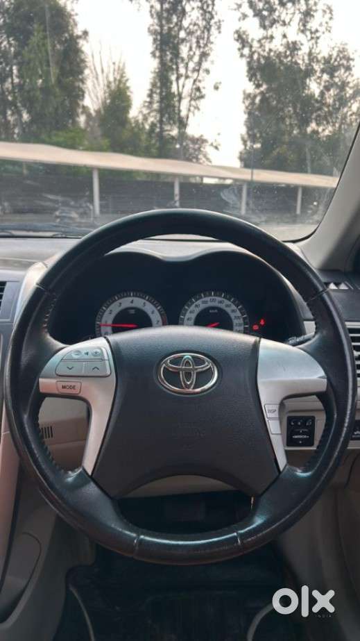 Toyota Corolla Altis 1.8 J, 2012