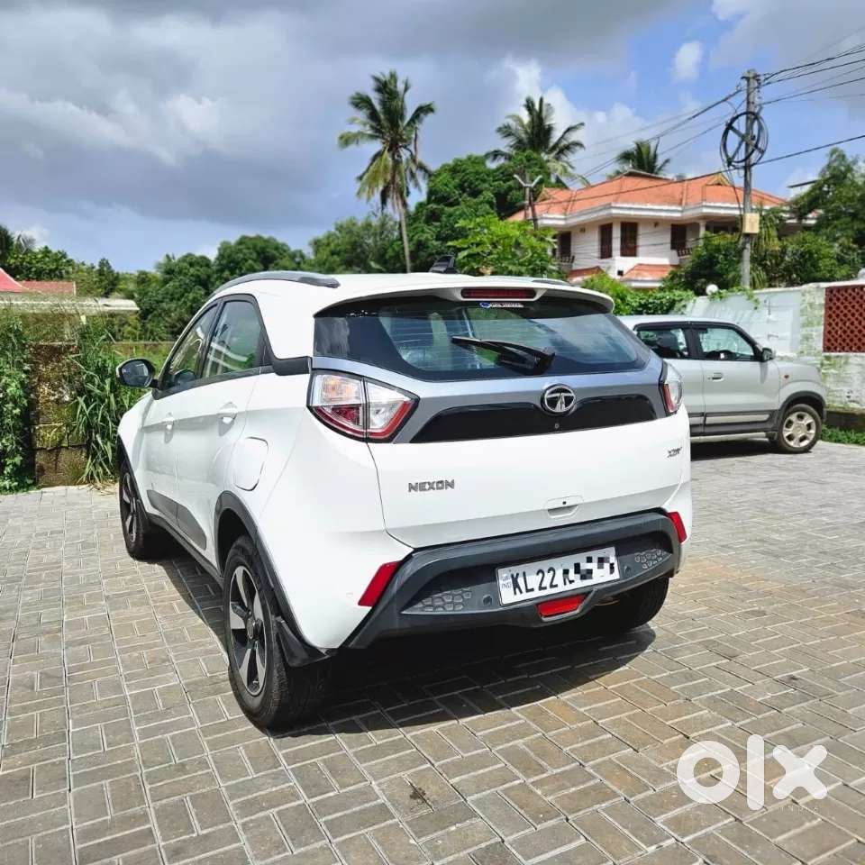 Tata Nexon 1.2 Revotron Xza Plus, 2019, Petrol