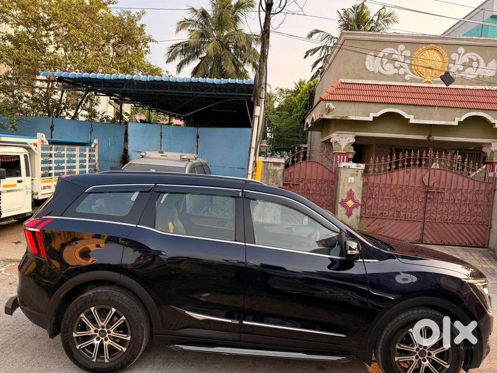Mahindra Xuv700 2023 Petrol Well Maintained