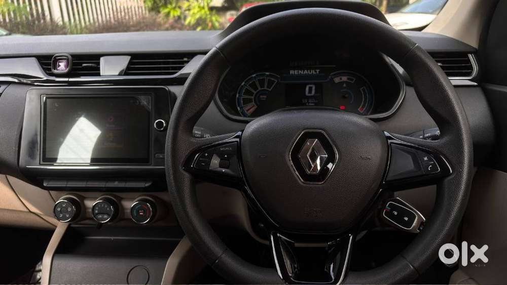 Renault Triber Rxt, 2022, Petrol