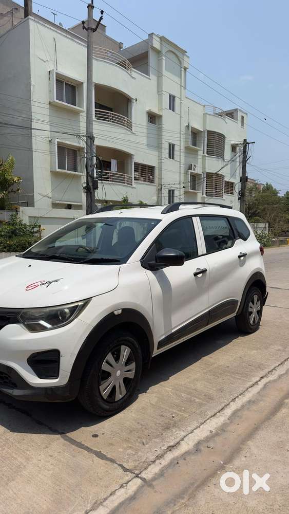 Renault Triber 1.0 Rxe, 2020, Petrol