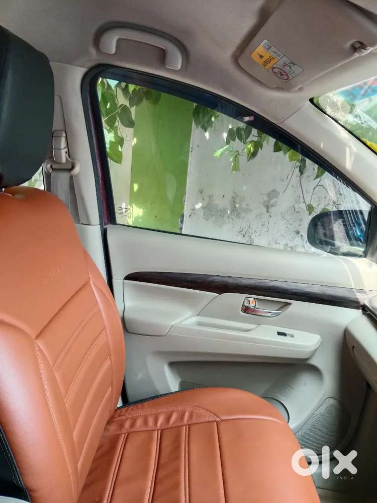 Maruti Suzuki Ertiga Top Model Zxi Smart Hybrid