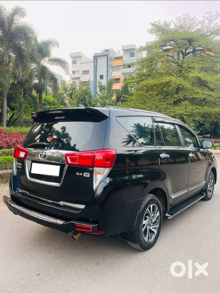 Toyota Innova Crysta 2.4 V 8 Str, 2023, Diesel