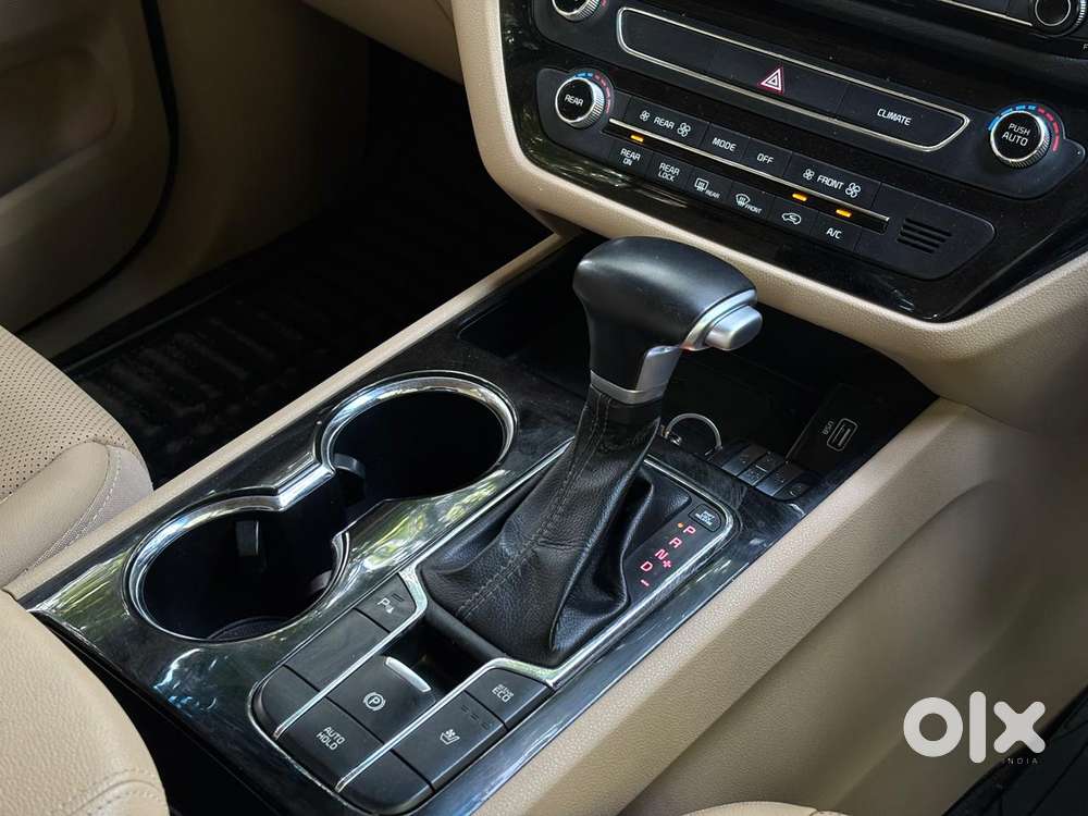 Kia Carnival Limousine Plus 7 Str, 2022, Diesel