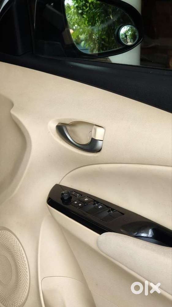 Toyota Yaris Car Automatic 2019
