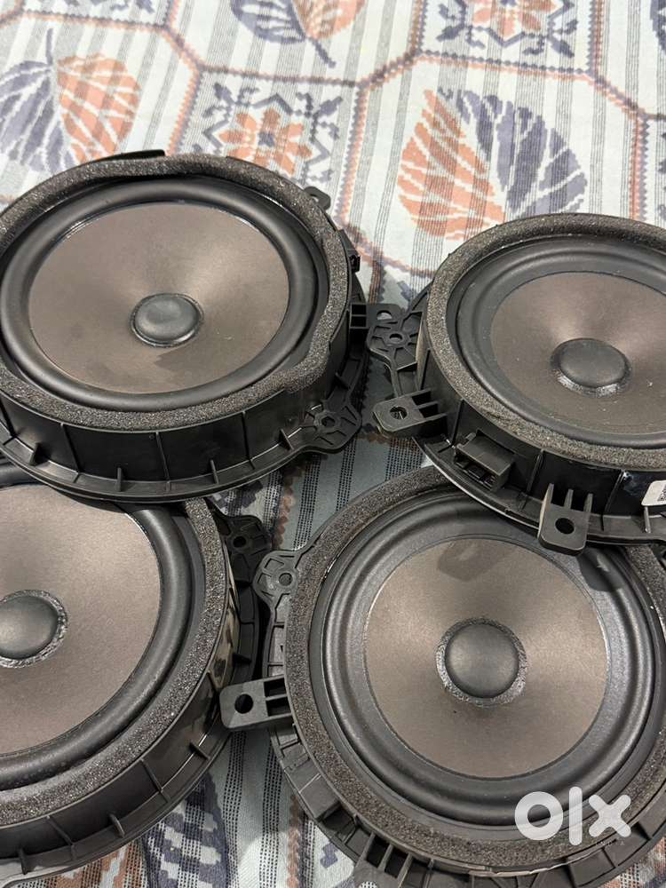 Hyundai Stock Speakers