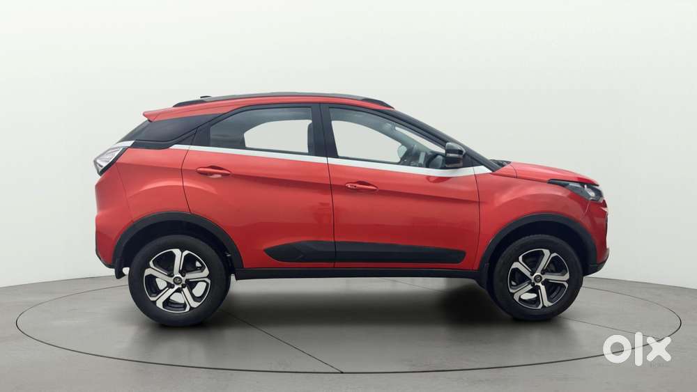 Tata Nexon 1.2 Revotron XZA Plus Premium, 2022, Petrol