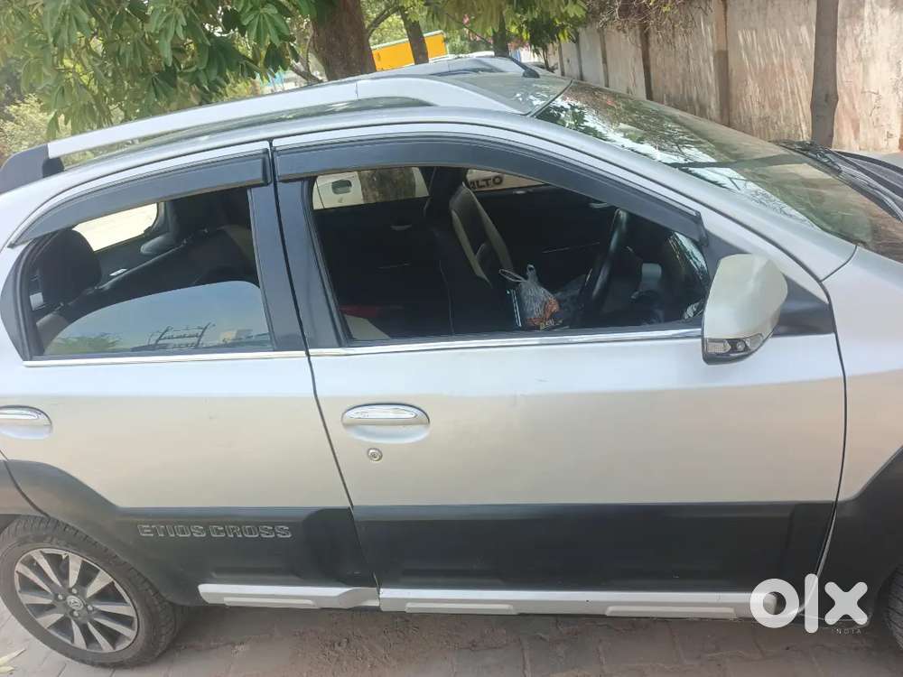 Toyota Etios Cross 2014 Diesel 200000 Km Driven