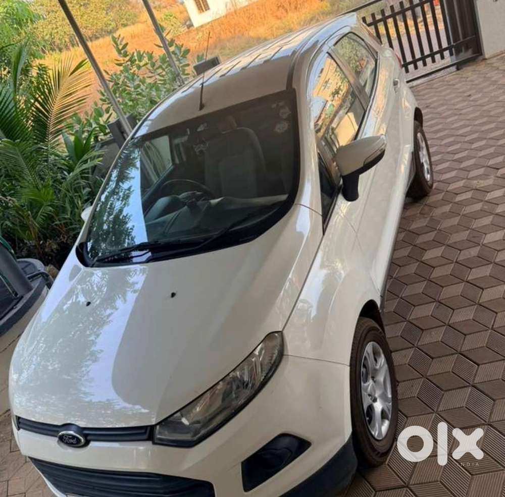 Ford Ecosport Petrol Car