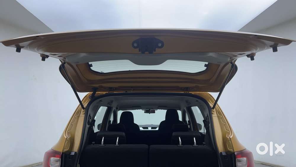 Renault Triber Rxz, 2023, Petrol