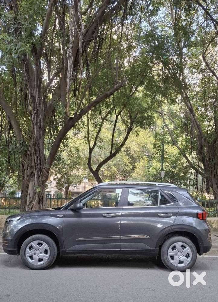 Hyundai Venue 1.2 S (o), 2022, Petrol
