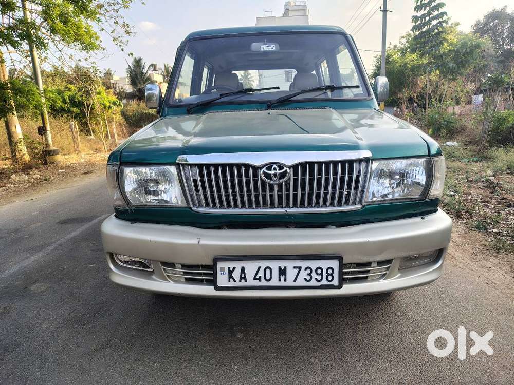 Toyota Qualis - 2004