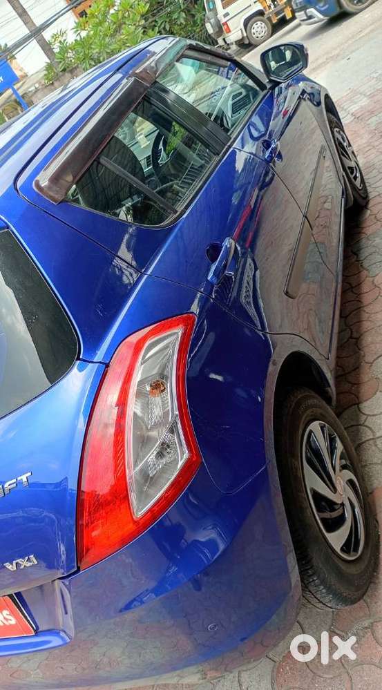 Maruti Suzuki Swift Vxi + Manual, 2012, Petrol