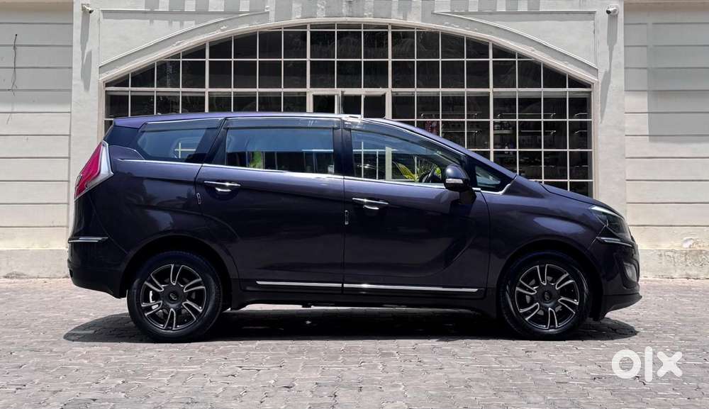 Mahindra Marazzo, 2018, Diesel