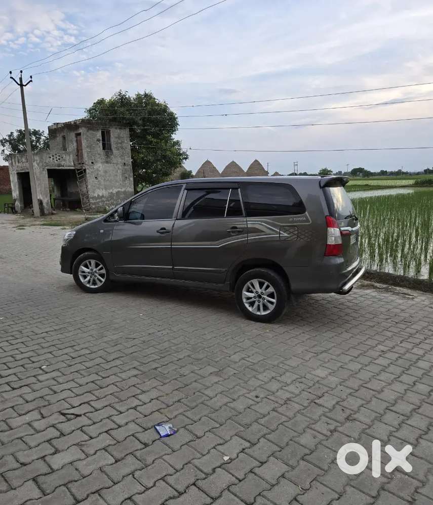 Toyota Innova 2.5 G 2015