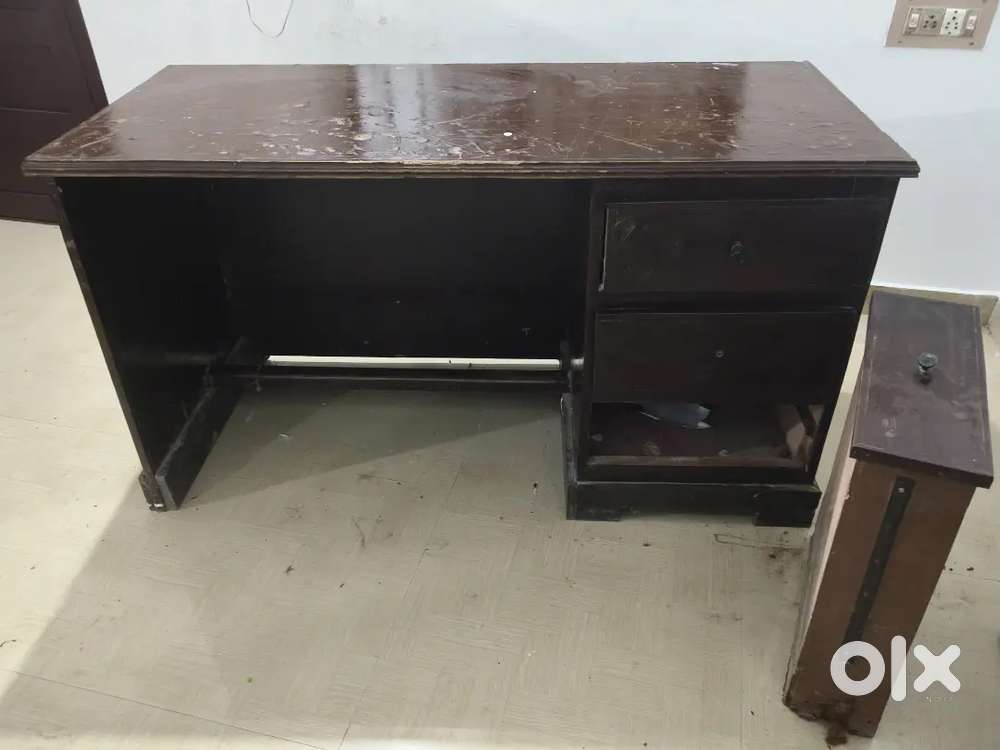Office table