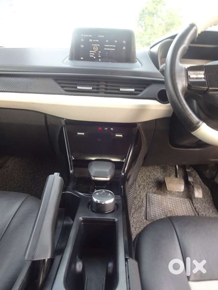 Tata Nexon Pure Plus (s) Petrol Amt, 2024, Petrol