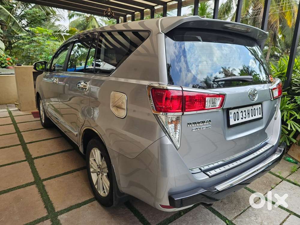 Toyota Innova Crysta 2.8z At Top Variant