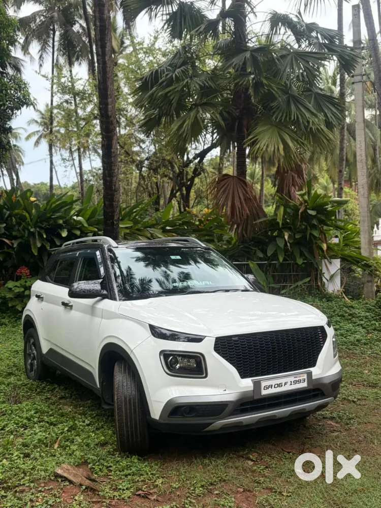 Hyundai Venue 2020 Petrol Well Maintained