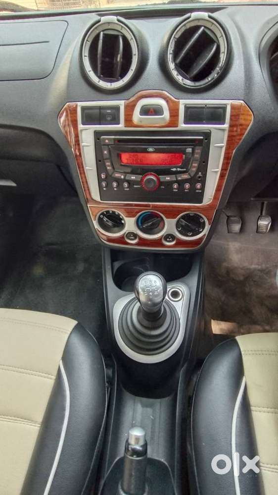 Ford Figo 2012-2015 Petrol Titanium, 2012, Petrol