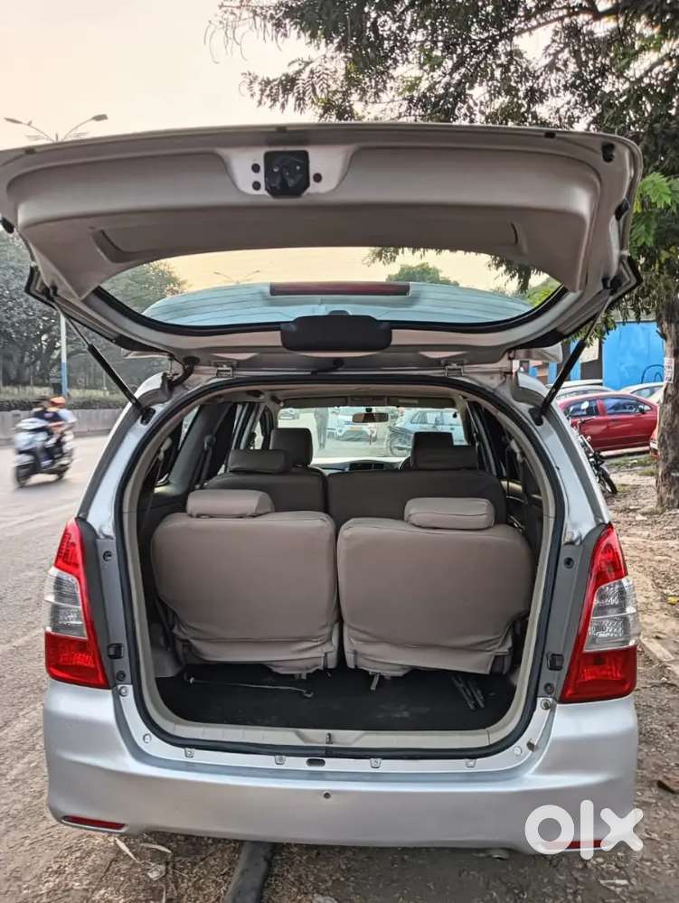 Toyota Innova 2012