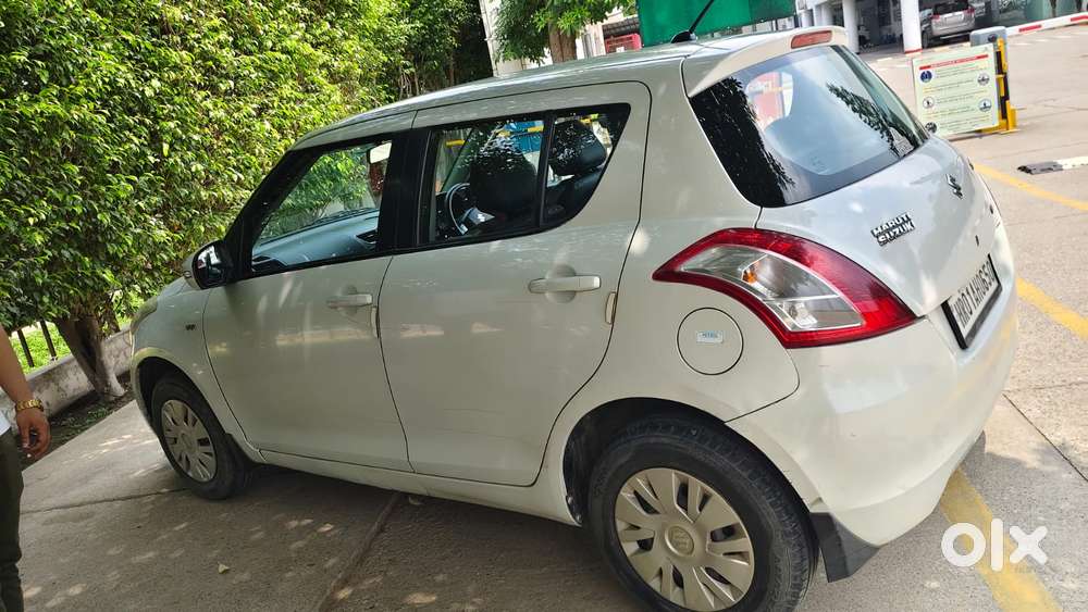 Maruti Suzuki Swift Vxi Optional, 2013, Petrol
