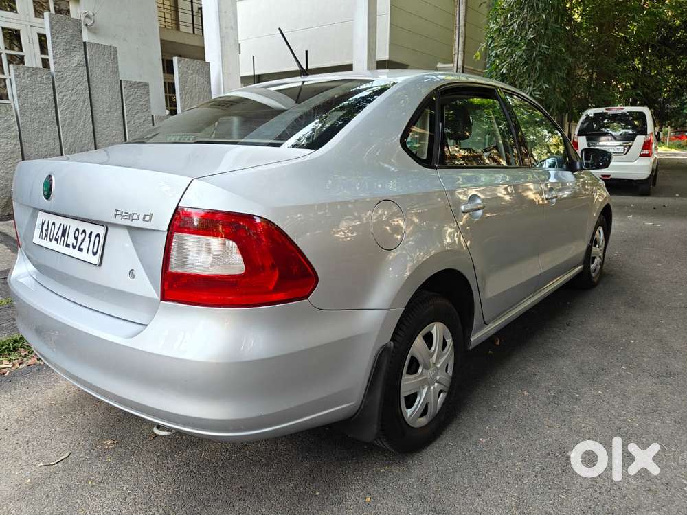 Skoda Rapid 1.6 Mpi Ambition, 2013, Petrol