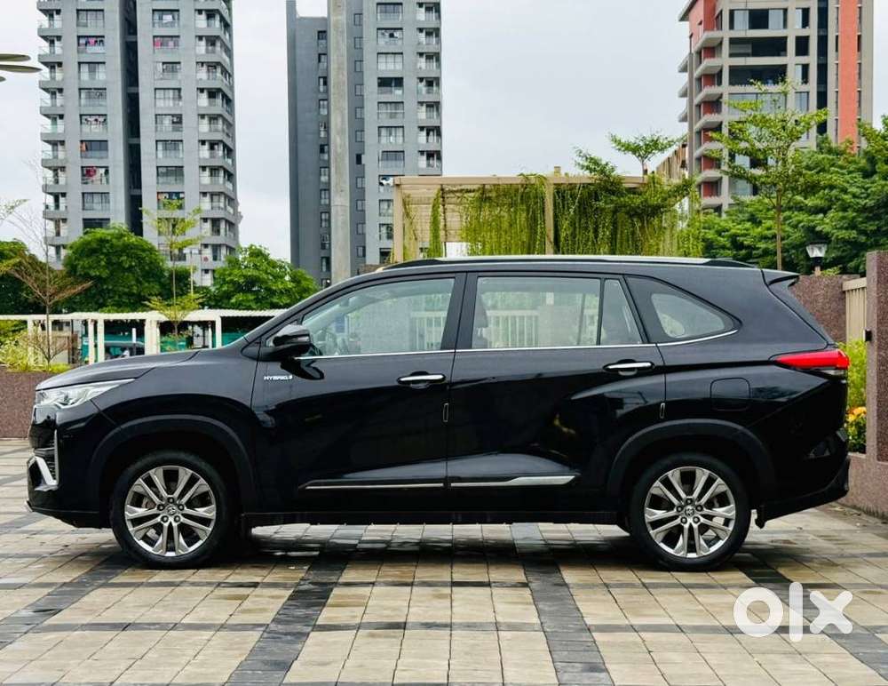 Toyota Innova Hycross 2.0 Zx Hybrid 7 Str, 2023, Petrol