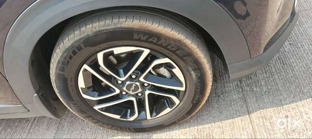 Automatic, 7 Passengers,petrol, 8 Inch Touch Screen, Parking Sensors,