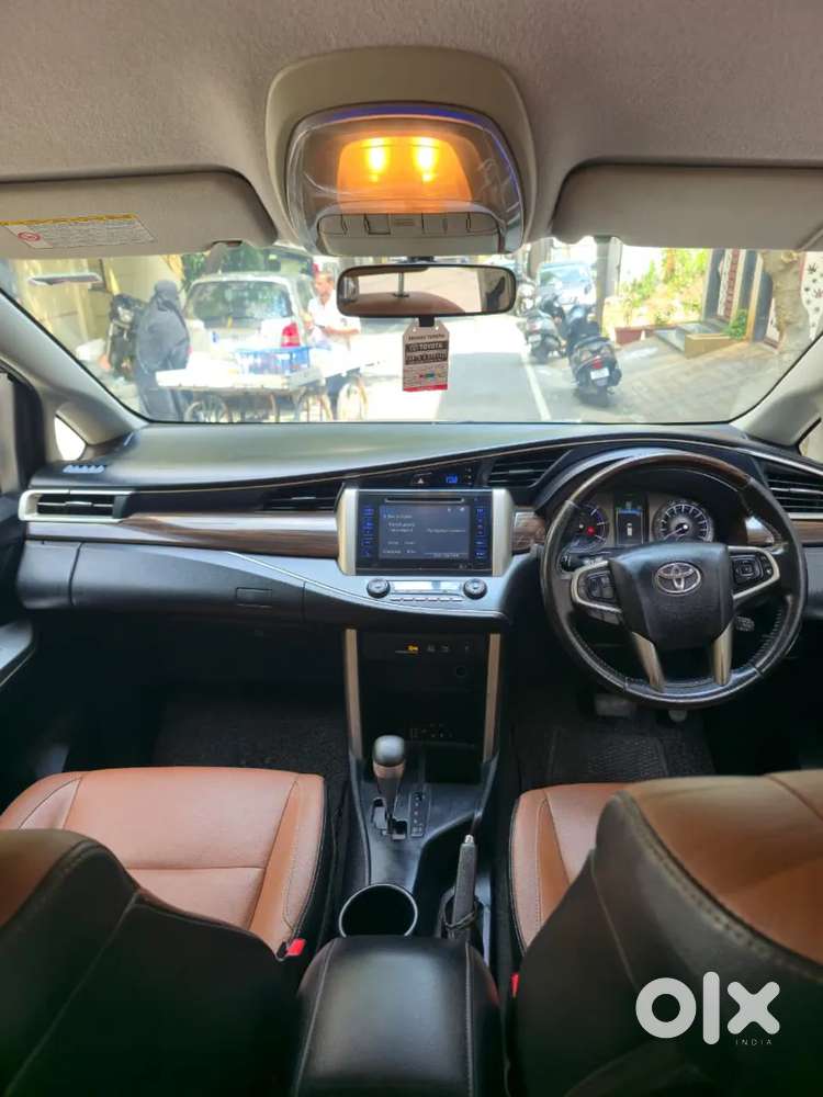 Toyota Innova Crysta 2.8 Zx At 7 Seater, 2017, Diesel