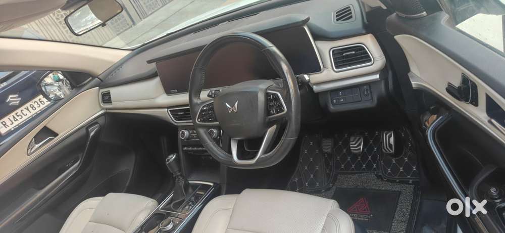 Mahindra Xuv700 2.2 Ax 7 Diesel At Luxury Pack Str, 2022, Diesel