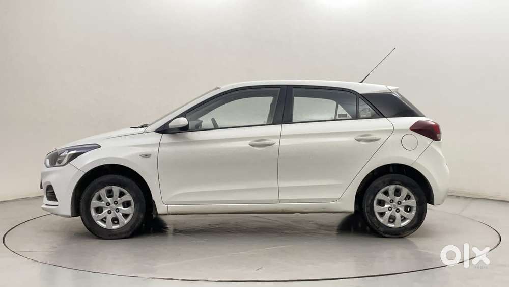 Hyundai Elite I20 1.2magna Executive At, 2018, Petrol